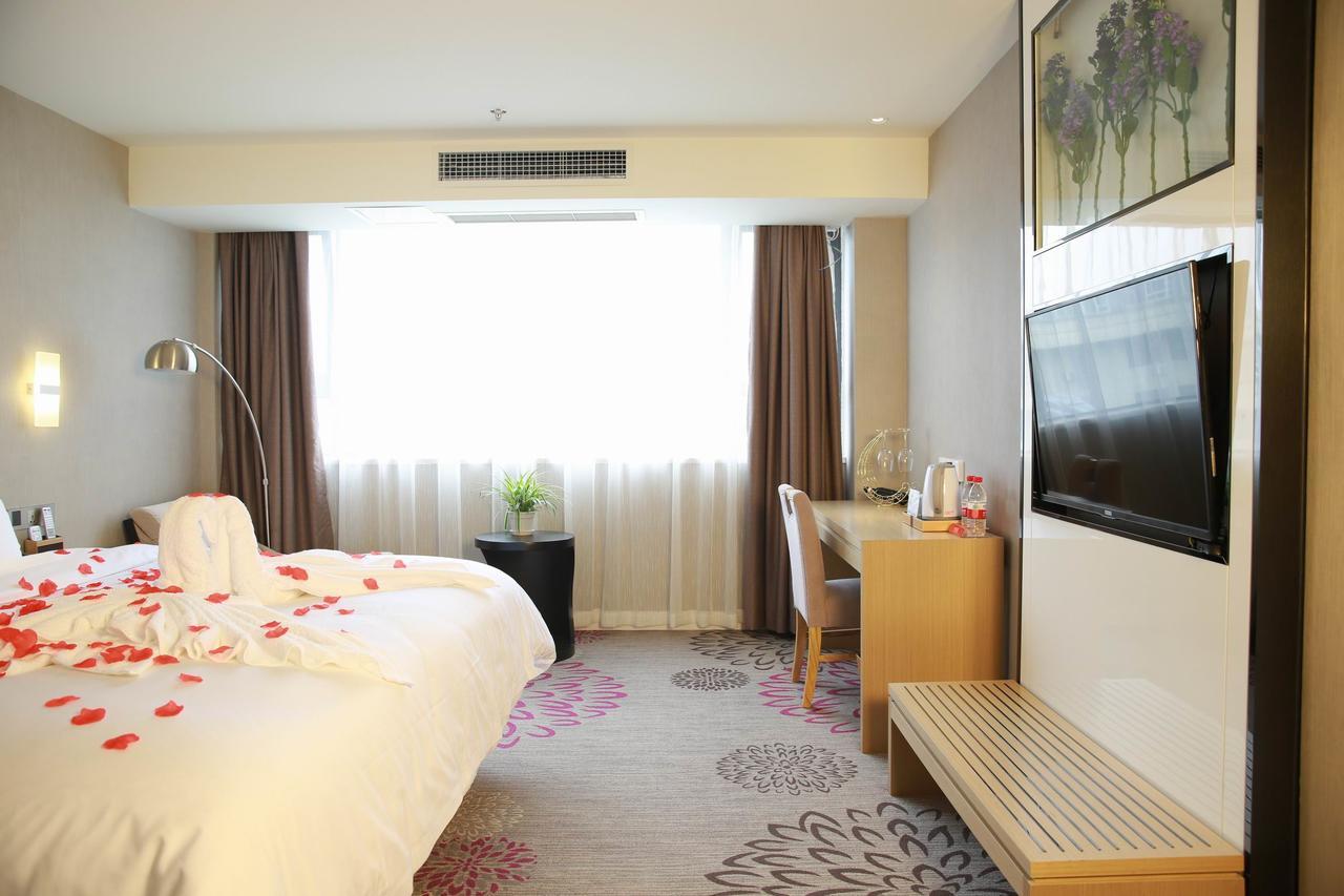 Lavande Hotel Chengdu North Kehua Road ภายนอก รูปภาพ